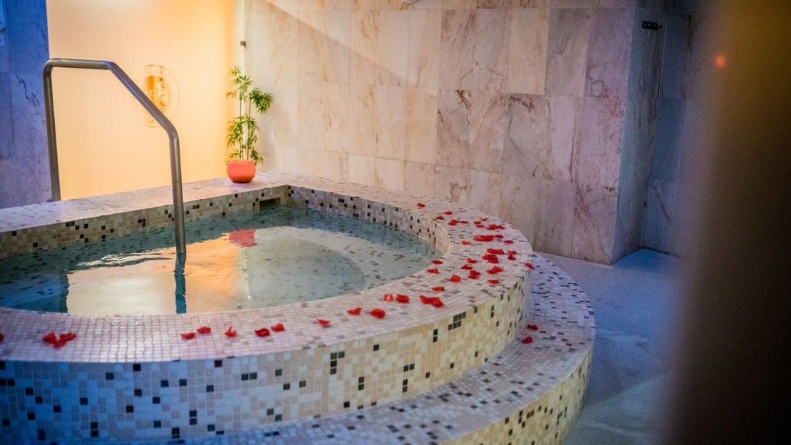 Paradise Park Fun Lifestyle Hotel